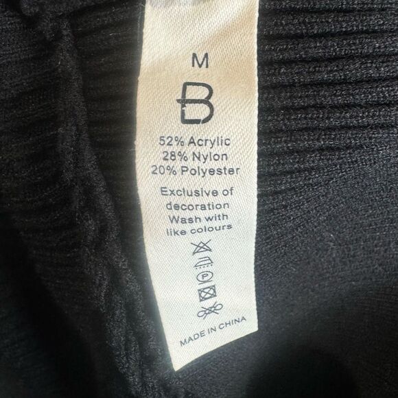 Black vneck pearl accented wrap sweater size medium - Picture 8 of 8